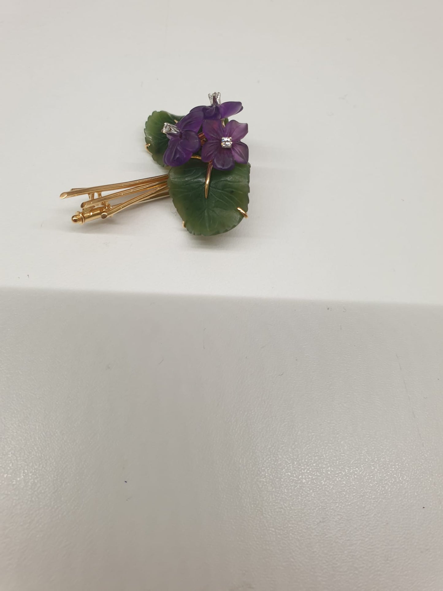 Vintage Veilchen 750 Gold Brosche mit Amethysten und Diamanten