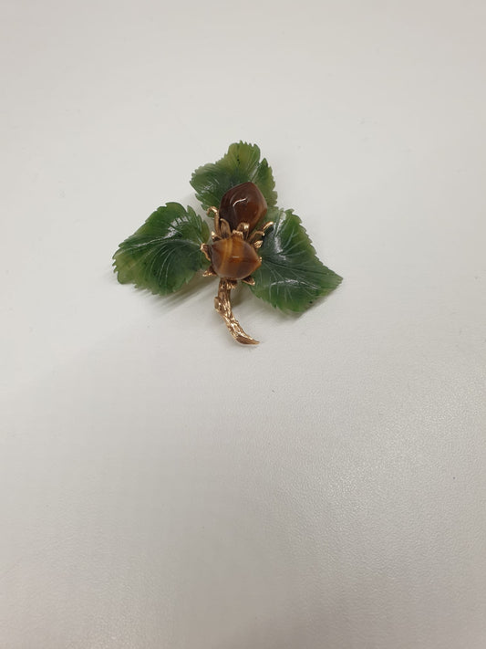 585 Gold Brosche 'Haselnuss' aus Tigerauge und Nephrit