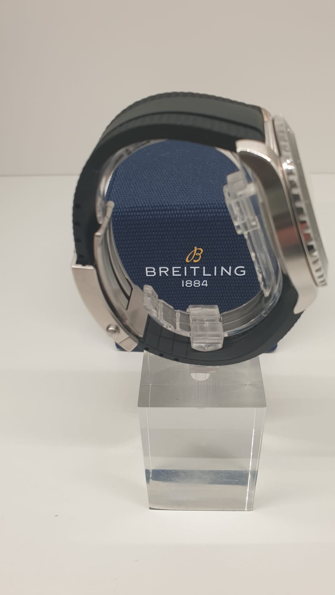 Breitling Modell: Superocean Automatic Artikelnr. A17376211L2S1