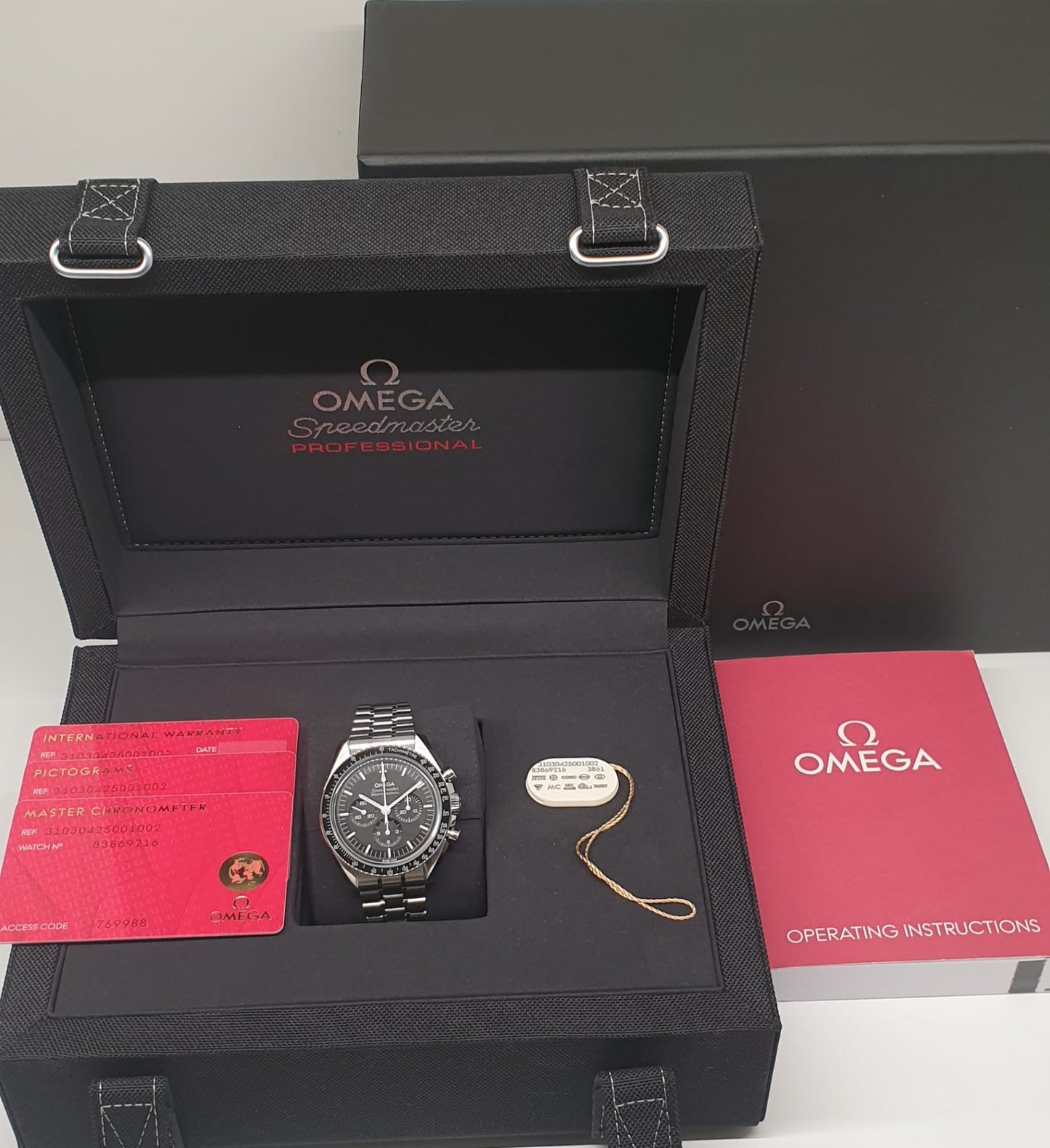 OMEGA SPEEDMASTER MOONWATCH PROFESSIONAL