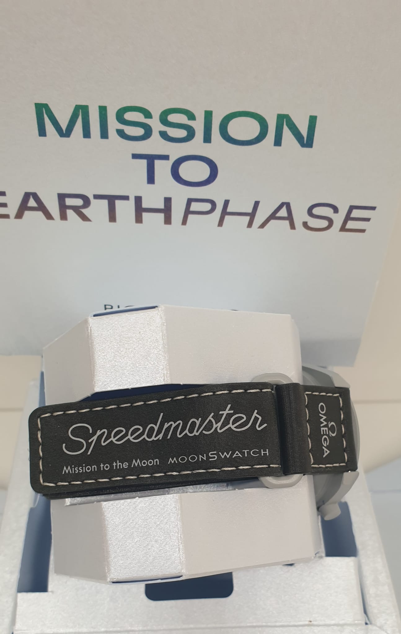 Moonswatch Mission to Earthphase S033M700