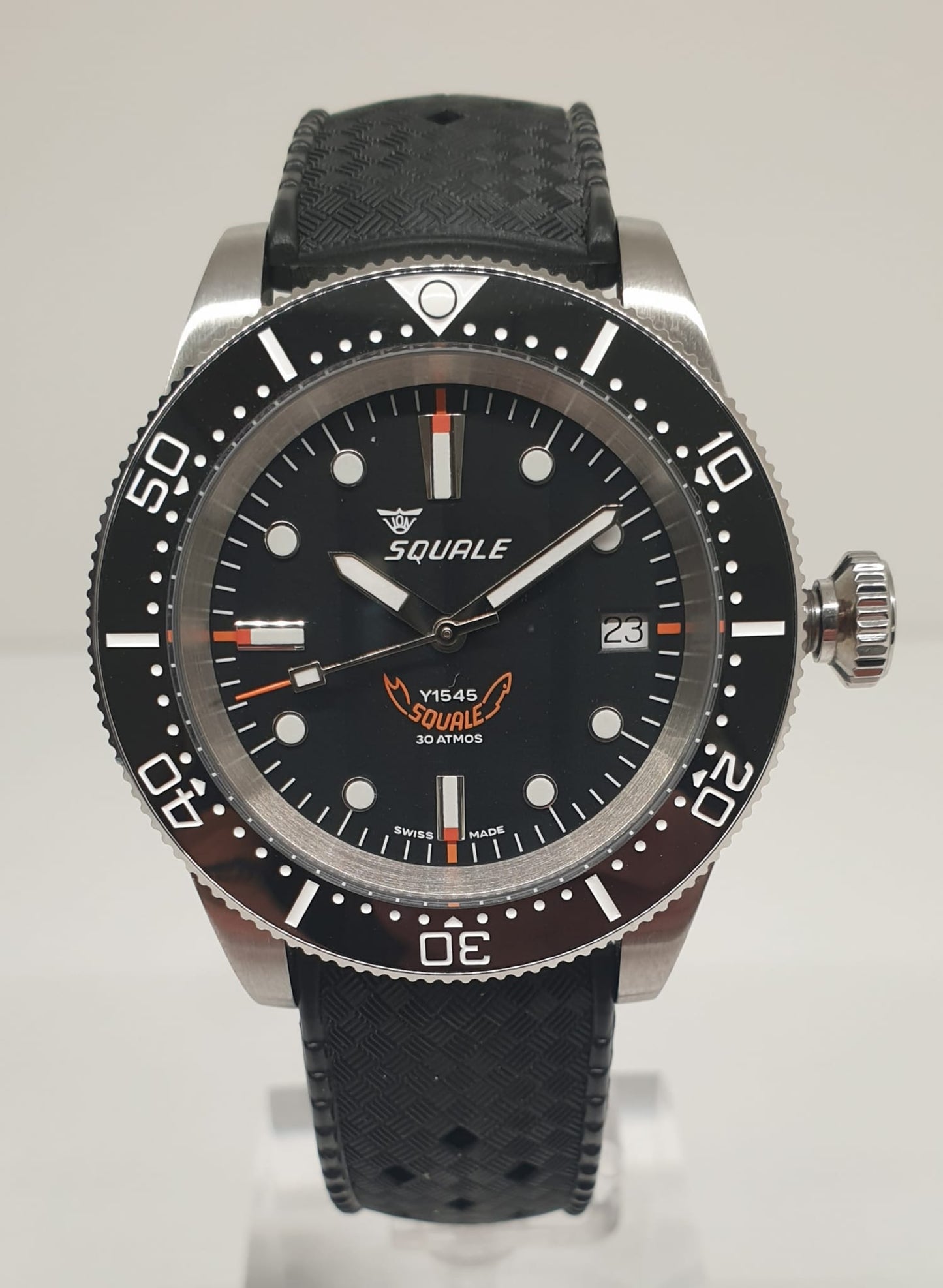 SQUALE Modell: 1545 Black Rubber Artikelnr: 1545 BKBKC.HT