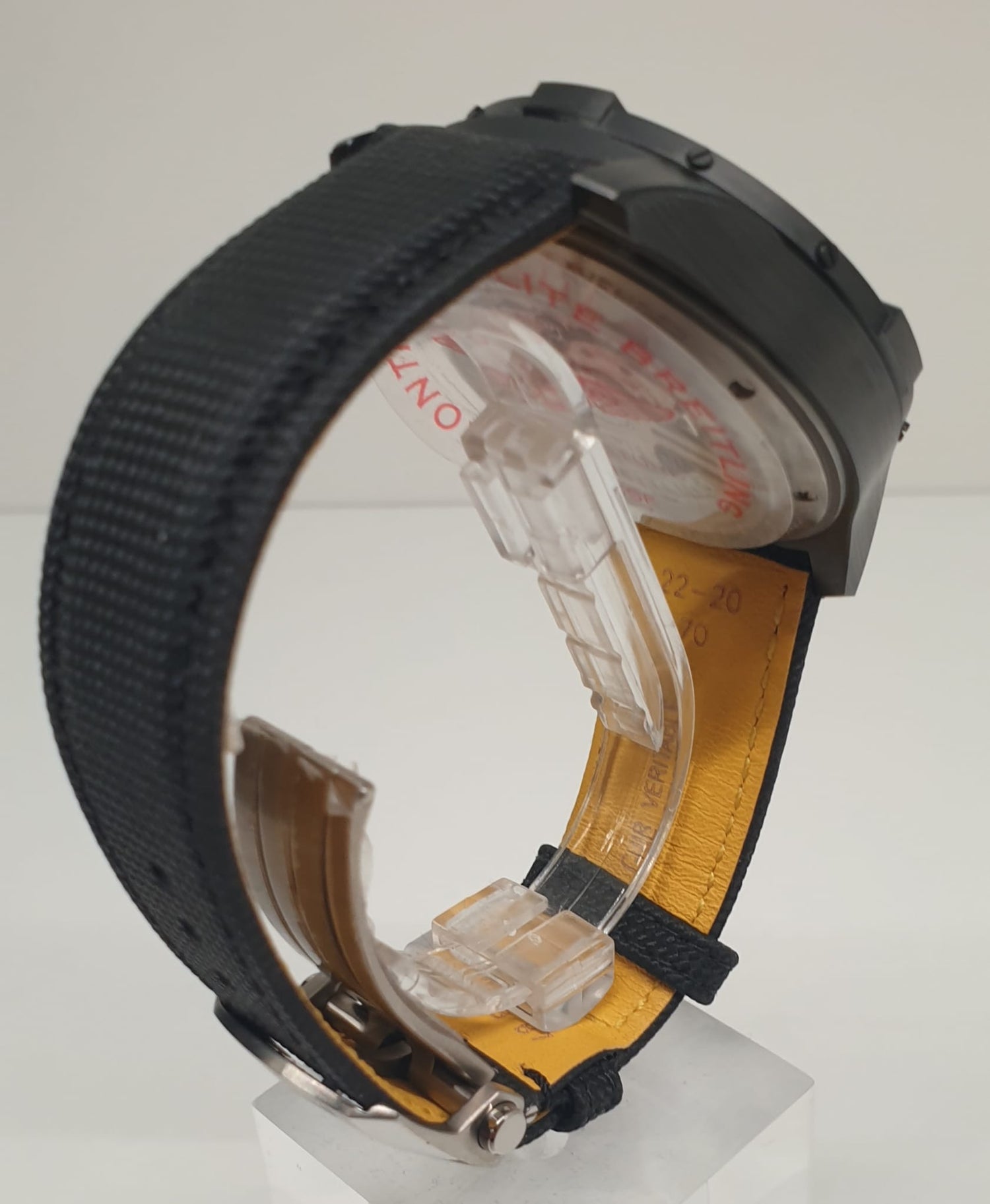 Front view with bag zipped and handles upright.